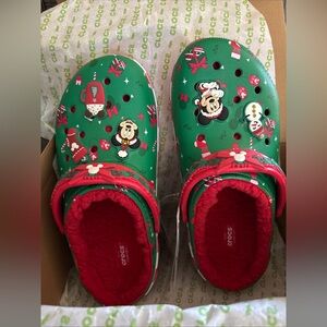 NEW in box DISNEY Mickey Mouse Holiday Crocs